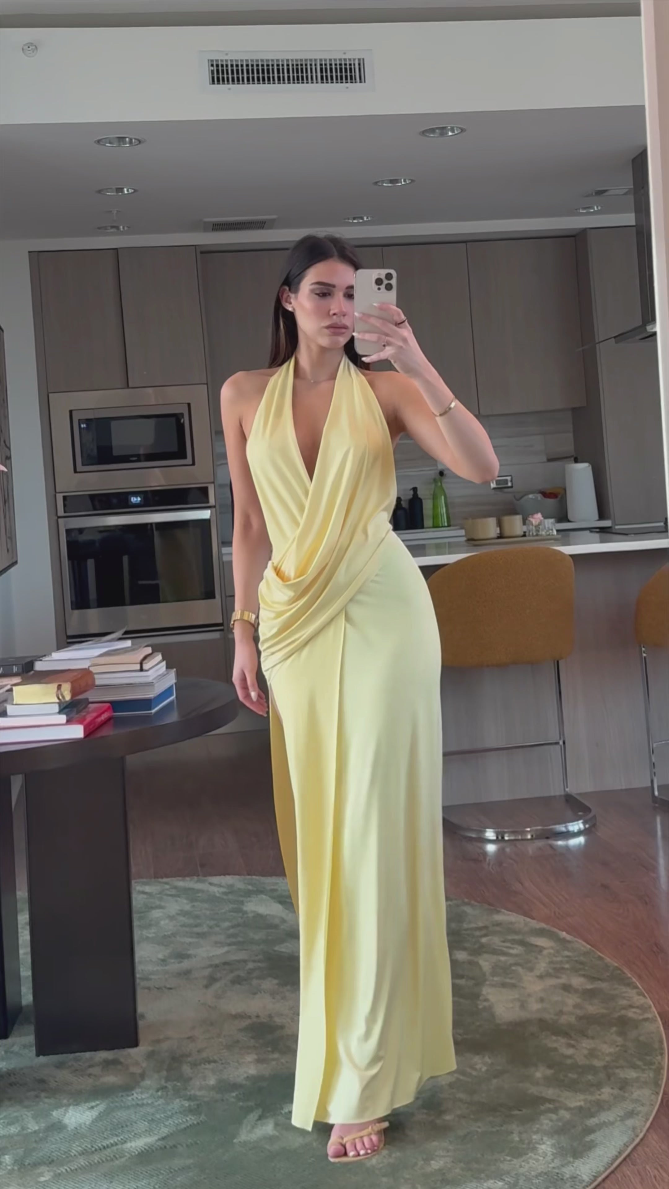 La Décolleté Halter Dress